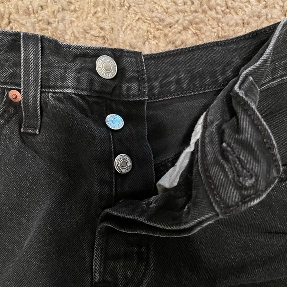 Levi’s 501 Jean shorts - Picture 5 of 6